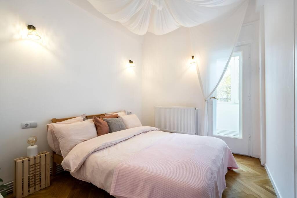 Downtown Cozy Apartment Old Town بوخارست المظهر الخارجي الصورة