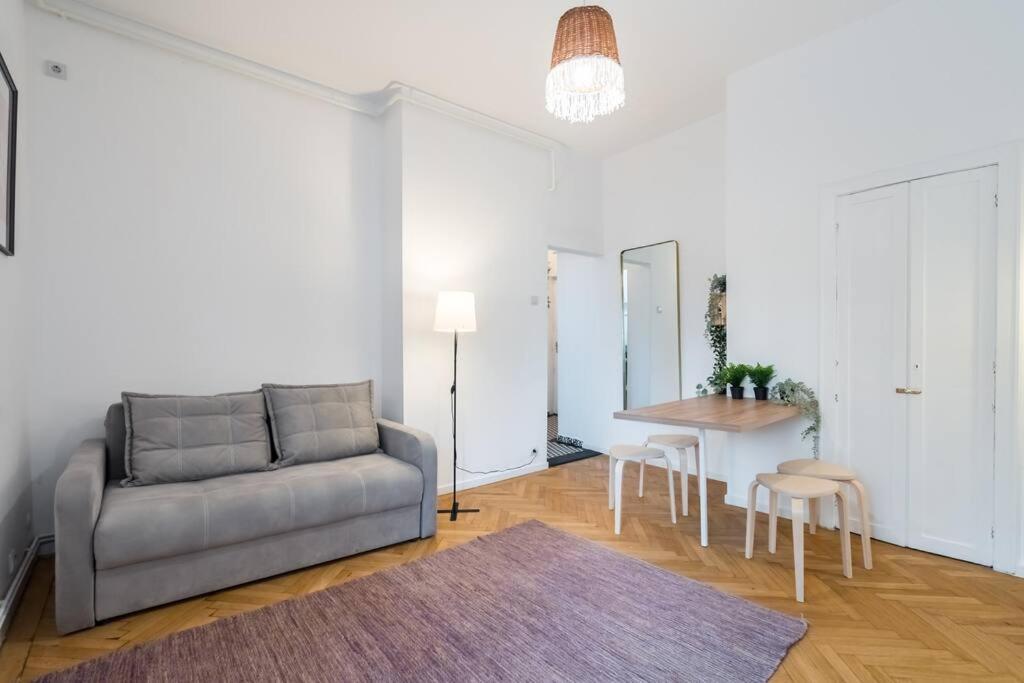 Downtown Cozy Apartment Old Town بوخارست المظهر الخارجي الصورة