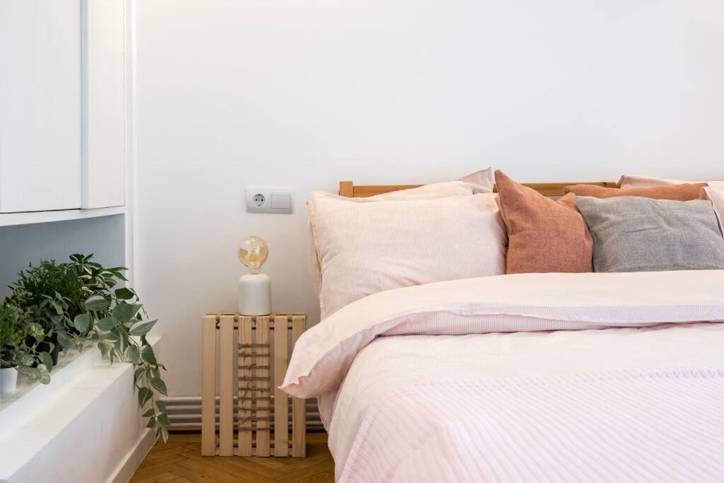 Downtown Cozy Apartment Old Town بوخارست المظهر الخارجي الصورة